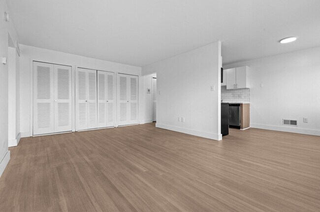 Foto del edificio - Bloomfield Square Apartments - Auburn Hills, MI