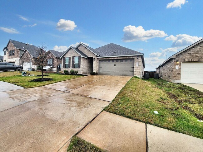 Building Photo - Beautiful Solar-Powered 4BR / 2BA Home – Big Backyard & Modern Kitchen