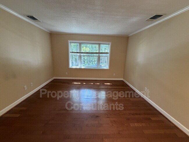Foto del edificio - 2083 Woodlawn Dr SW