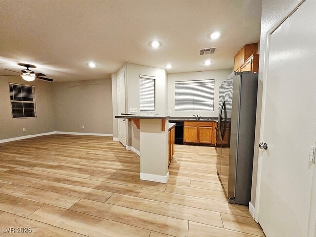 Building Photo - 3924 Sweet Pine St