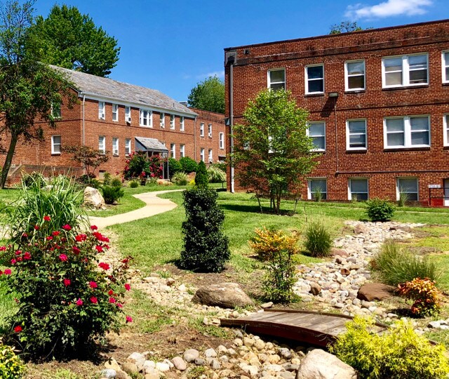 Foto del edificio - Garfield Court Apartments