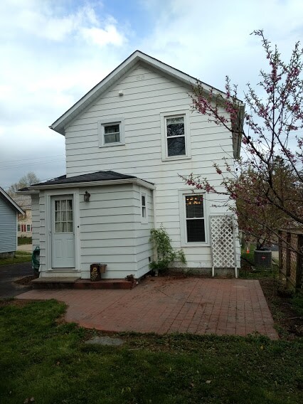 Building Photo - 121 S East St