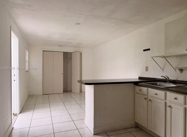 Foto del edificio - 9815 SW 51st Terrace