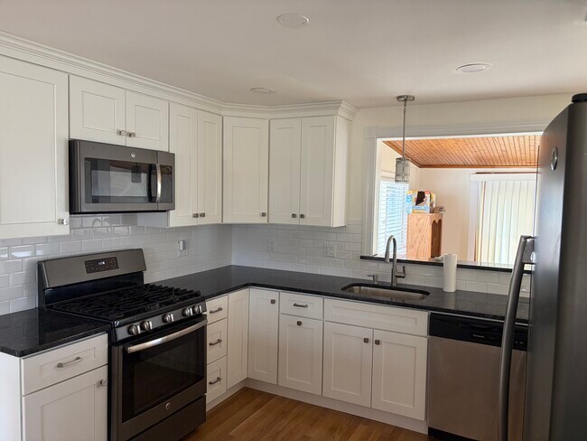 Foto del edificio - 41 Maplecrest Dr