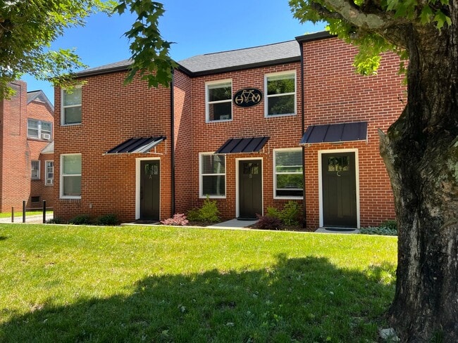Building Photo - 108 E Catawba St