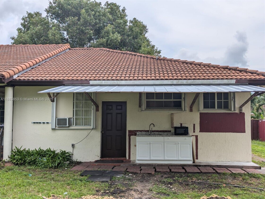 Foto principal - 10916 SW 37th Terrace