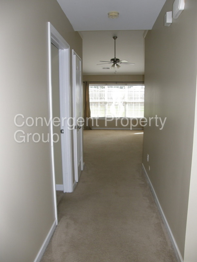 Building Photo - 110 Tralee Ln