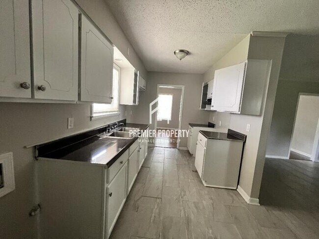 Foto del edificio - 1848 Dearing Rd