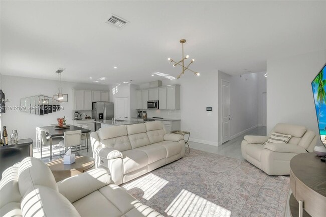 Foto del edificio - 1827 Lake Cove Dr