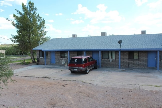 Building Photo - 440 Camino Vencejo