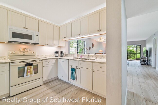 Building Photo - 2 br, 2 bath House - 1216 Commonwealth Cir...