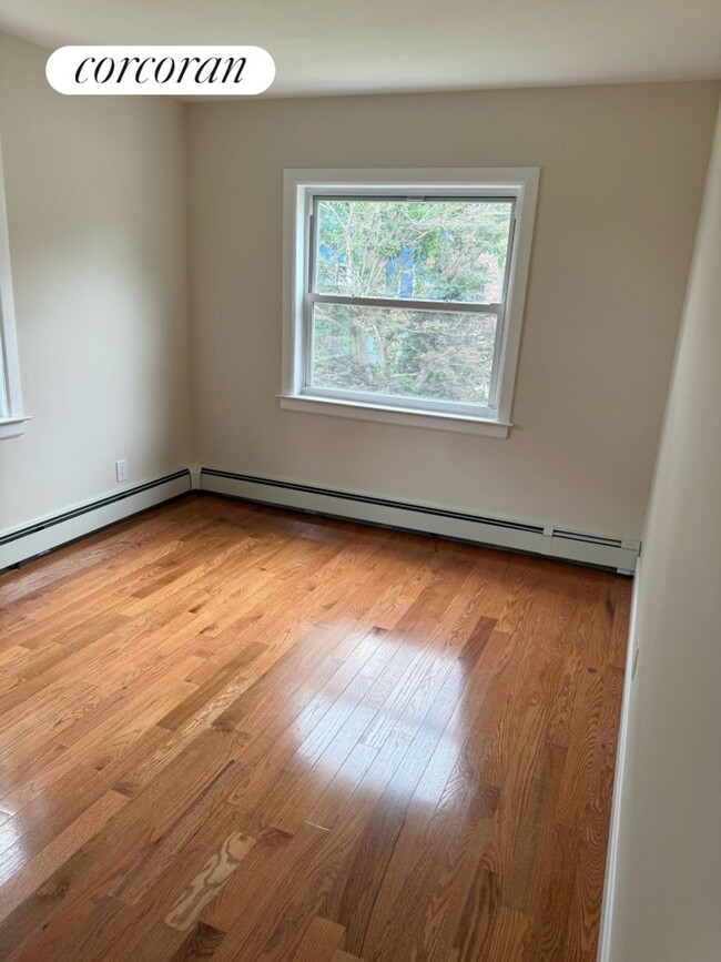 Building Photo - 4053 Bruner Ave