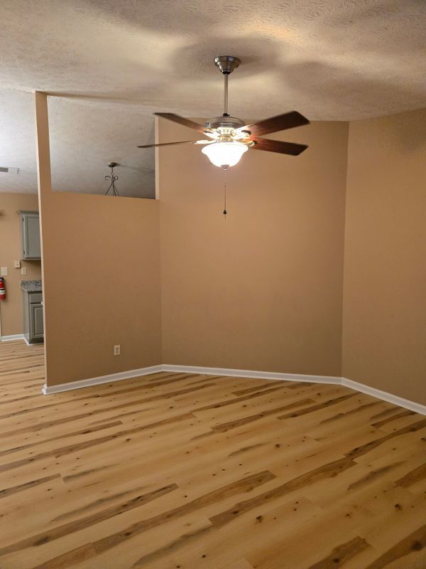 Foto del edificio - 6090 Emerald Pointe Cir