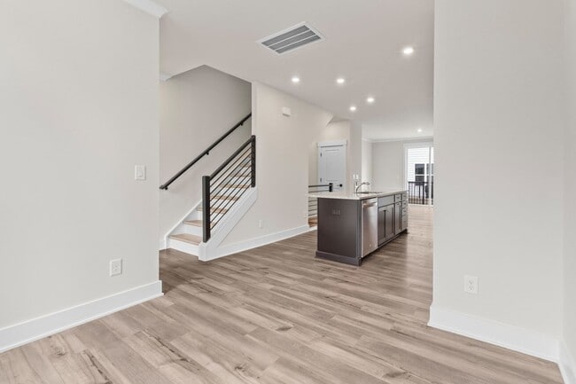 Building Photo - Charming Brand New 3BR Townhome in Uptown ...