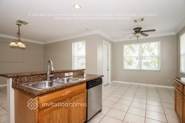 Building Photo - 9066 Silver Glen Way