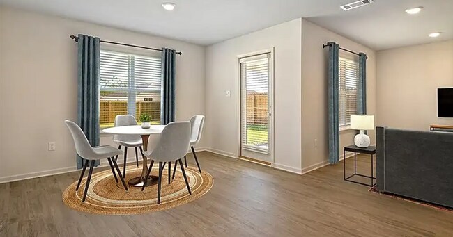 Building Photo - 3/2 in Westwood!