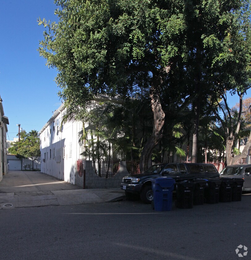 Building Photo - 1819-1821 New Hampshire Ave
