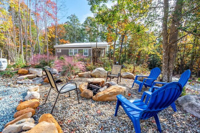 Building Photo - 288 Stonewall Road-SI ID1055517P
