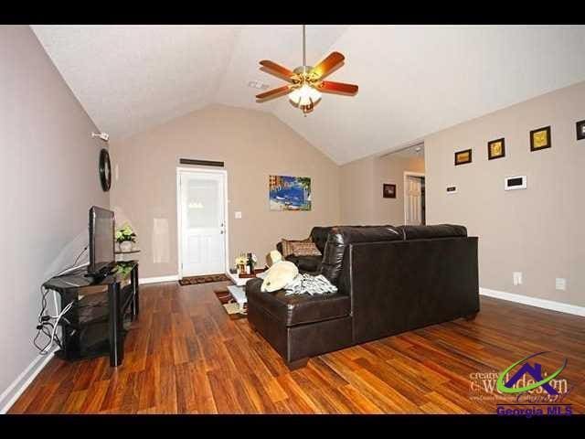 Foto del edificio - 302 Laurel Woods Dr