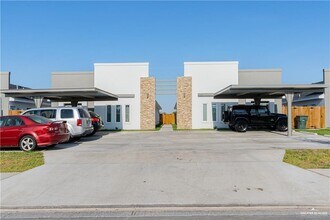 Building Photo - 405 Rafael Dr