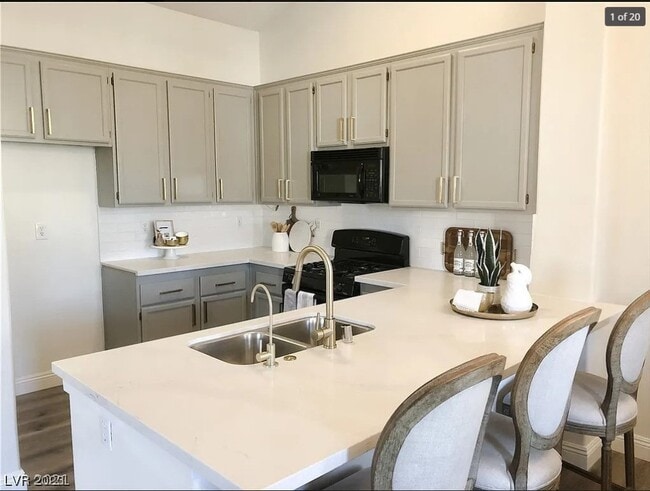 Building Photo - 75 N Valle Verde Dr