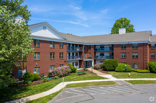 Hamilton Highlands - Apartments in Needham, MA | Apartments.com