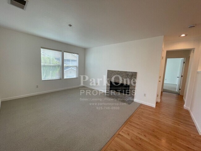 Foto del edificio - Great Townhouse in Livermore Available Now!