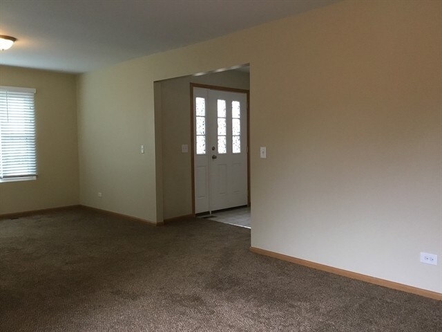 Foto del edificio - 481 Pheasant Chase Dr