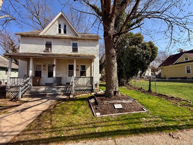 Foto del edificio - 243-245 South