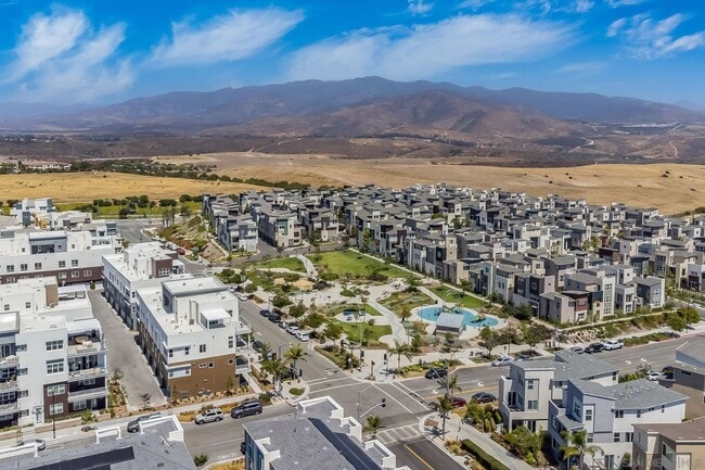 Building Photo - Otay Ranch - Gorgeous 3 story unit in the ...