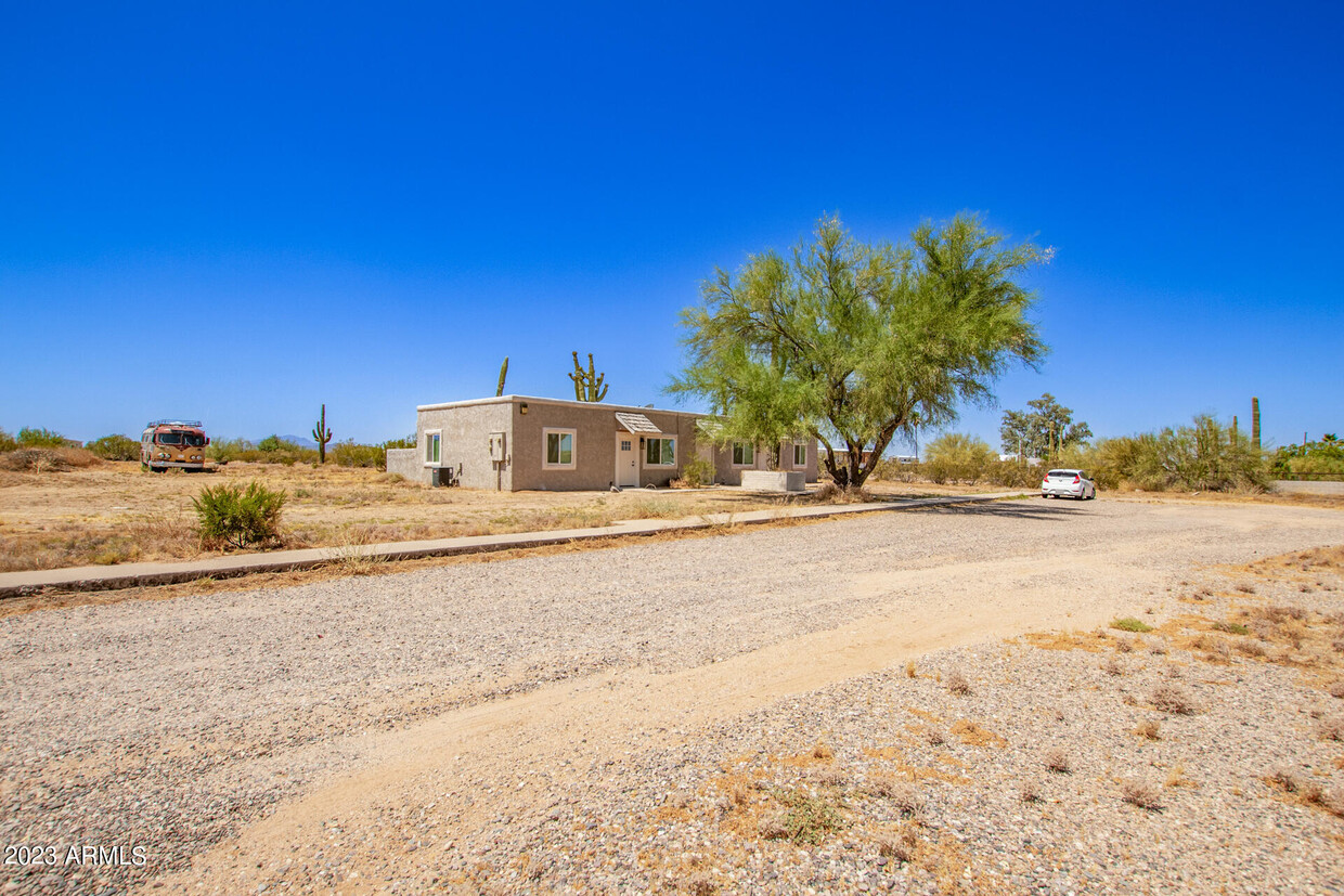 Foto principal - 8754 N Diffin Rd