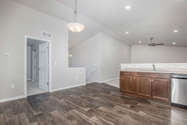 Building Photo - 2777 Jordan River Dr