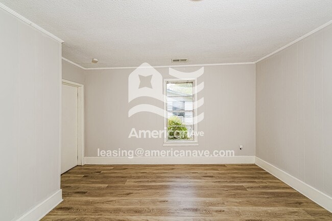 Building Photo - 2821 Snavely Ave SW