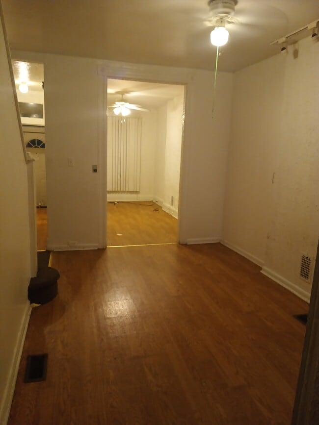 Building Photo - 1005 N Payson St