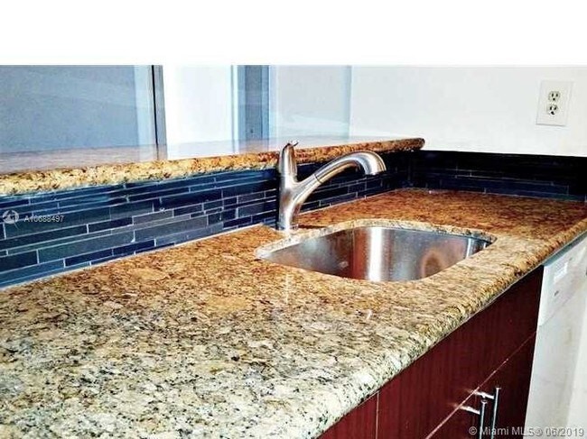Building Photo - 8475 SW 156th Ct