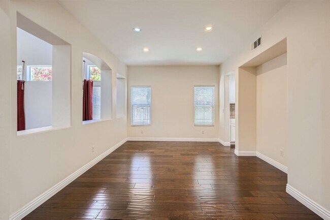 Foto del edificio - 4Bd/3.5Ba 3184 sq ft house with bonus loft...