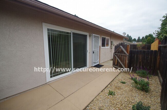 Building Photo - Upgraded Camarillo Single Story