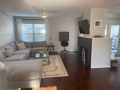 Foto del edificio - 2007 Sandberg Dr