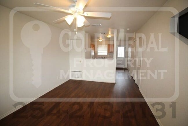 Building Photo - 4409 Deek Dr