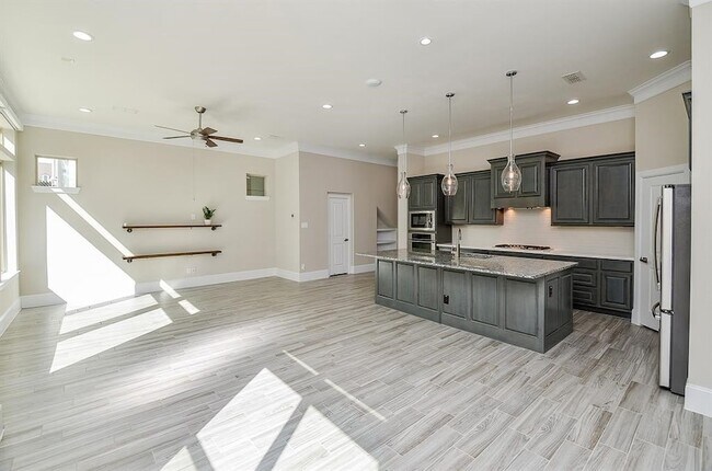 Foto del edificio - 6723 Sussex Manor St