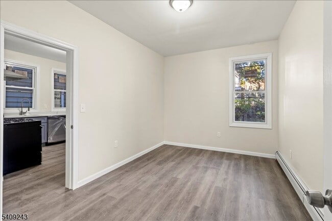 Building Photo - 61 Columbia Ave