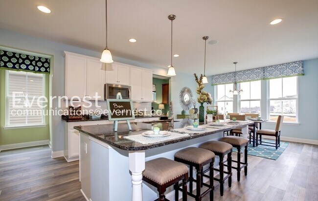 Foto del edificio - 1735 Hudgins Farm Cir