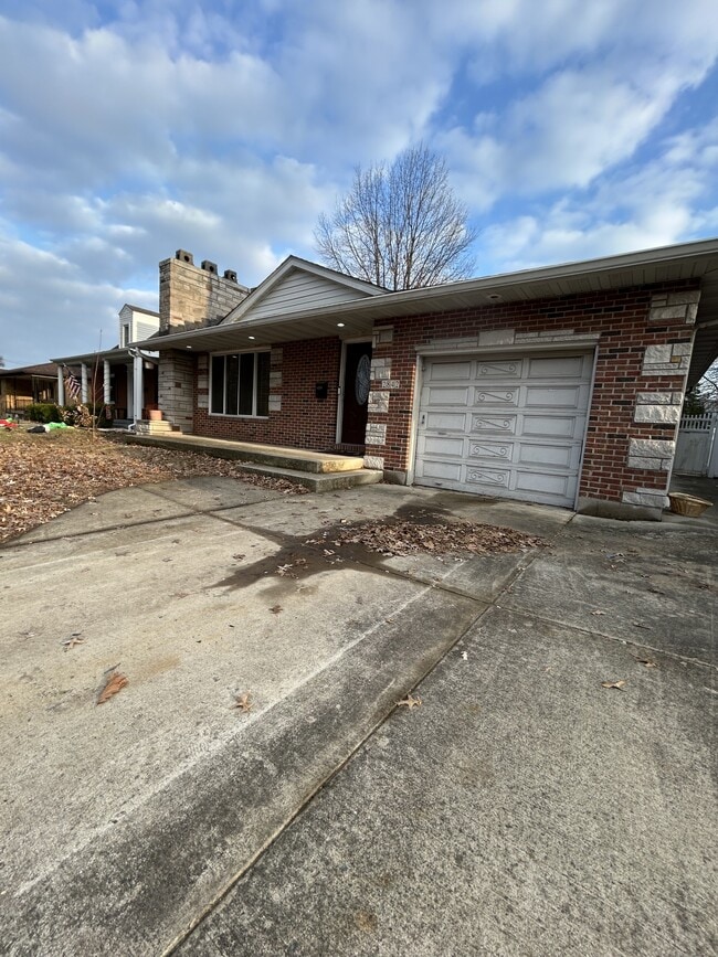 Building Photo - 2842 State St