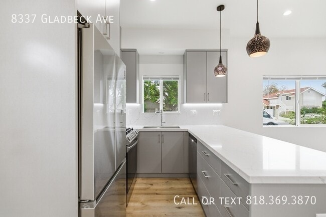 Foto del edificio - 8337 Gladbeck Ave