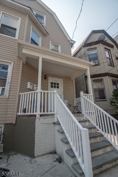Building Photo - 756 S 17th St