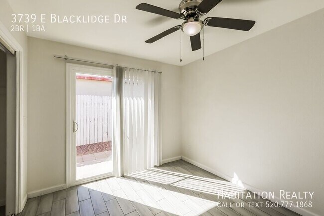 Foto del edificio - 3739 E Blacklidge Dr