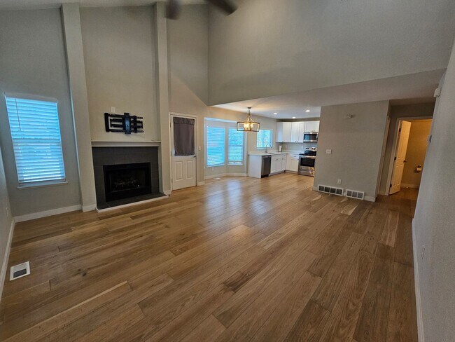 Foto del edificio - Beautiful 4 Bed, 3 Bath Home In Stetson Hi...