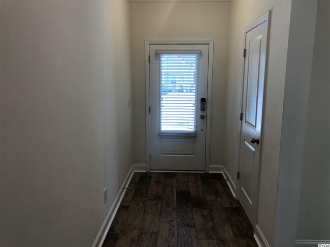 Building Photo - 253 Southgate Ct