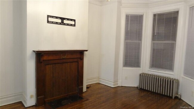 Foto del edificio - 517 E 235th St