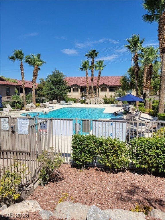 Foto del edificio - 10650 Calico Mountain Ave